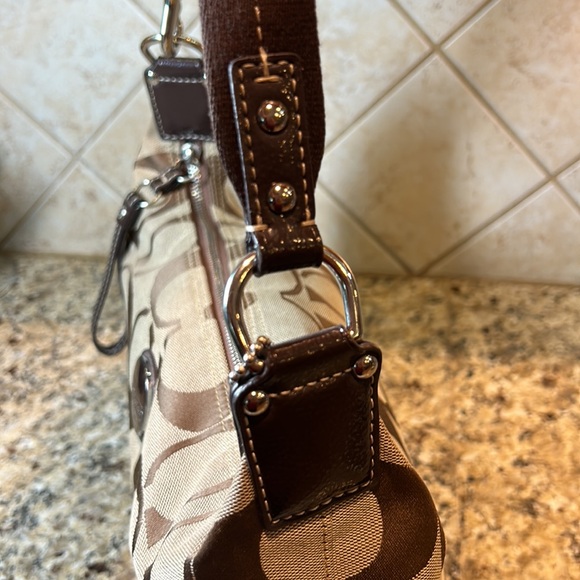 Coach Brown Signature canvas with Leather Hobo Shoulder Bag. - Picture 6 of 15